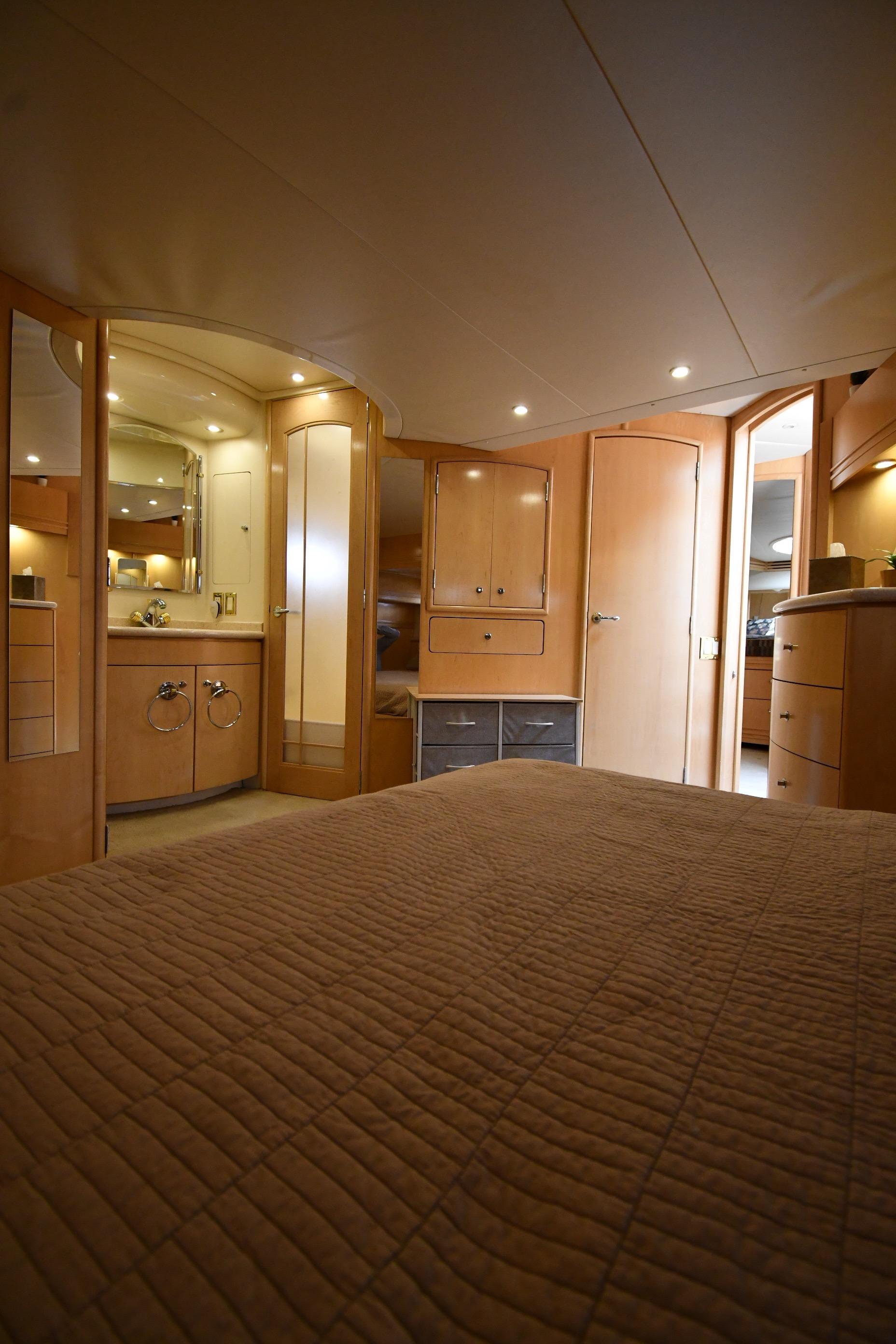 1998-carver-530-voyager-pilothouse-power-9826766-20250604115603413-1_XLARGE