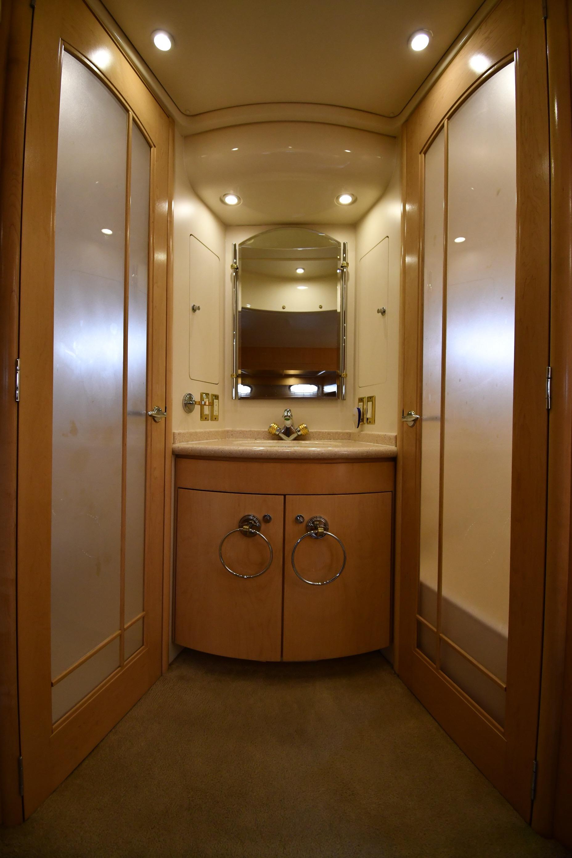 1998-carver-530-voyager-pilothouse-power-9826766-20250604115608156-1_XLARGE