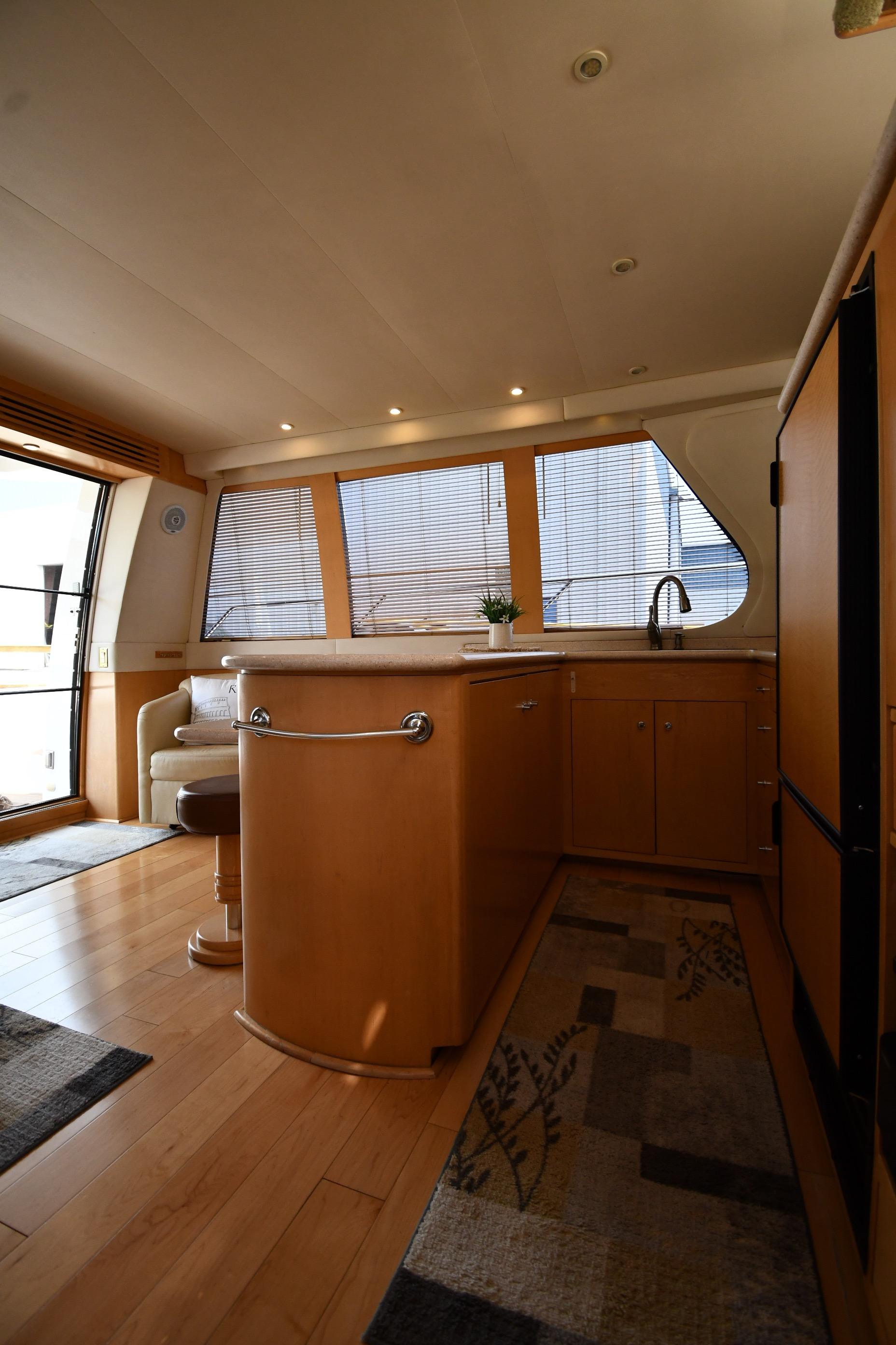 1998-carver-530-voyager-pilothouse-power-9826766-20250604115624368-1_XLARGE