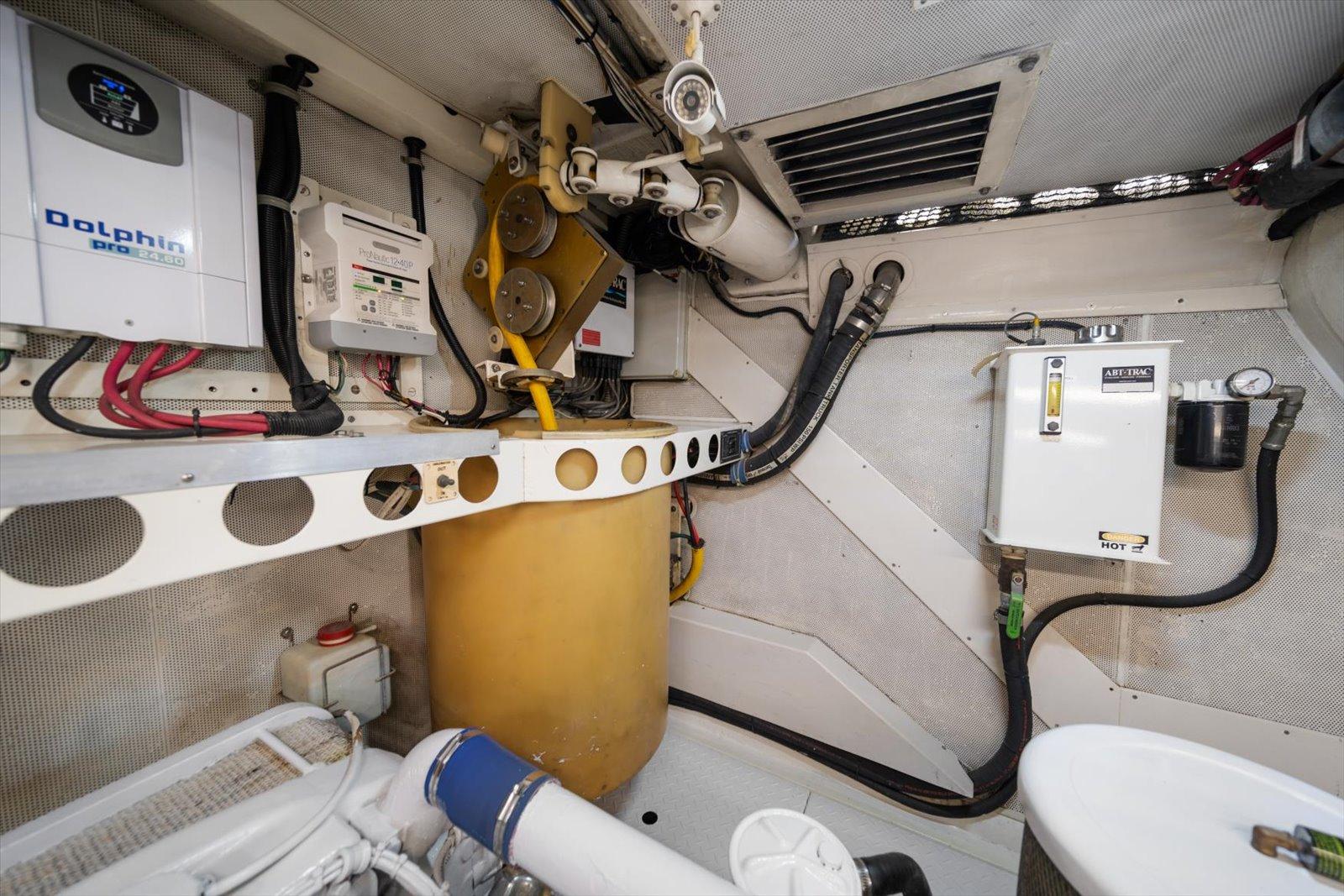 Lazzara-EB 76 1997-Octopi FL-US-Engine room of 1997 Lazzara EB 76 yacht with mechanical and electrical components.-9736767 | Thumbnail