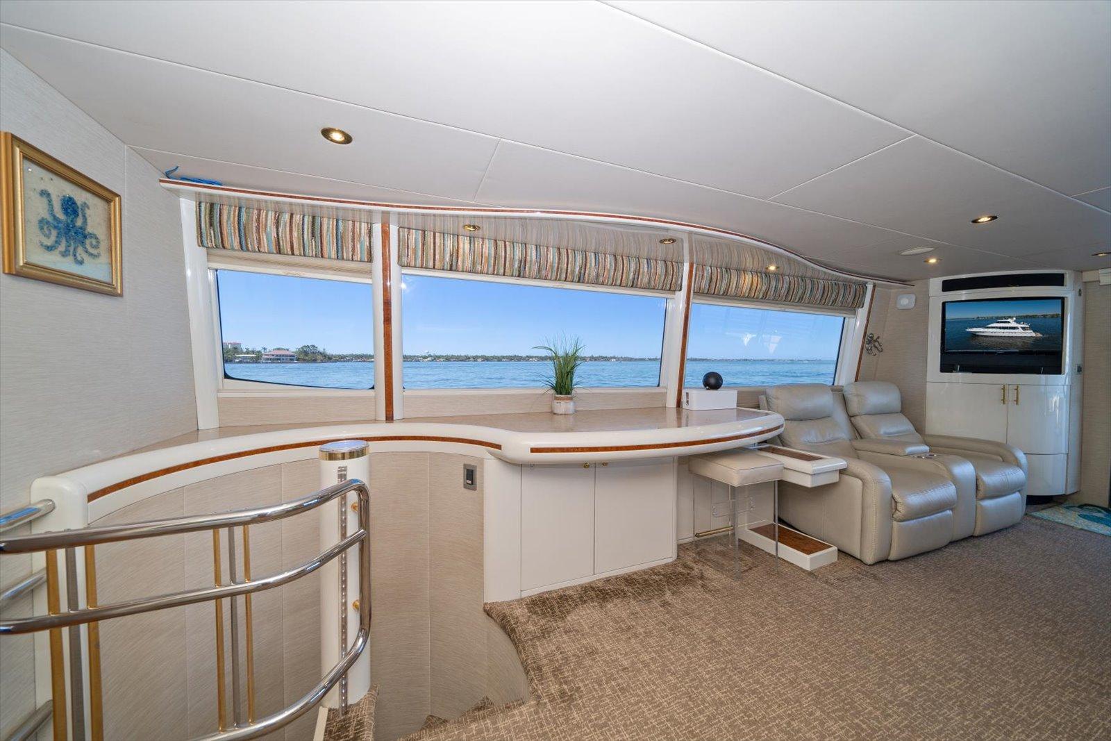 Lazzara-EB 76 1997-Octopi FL-US-Luxurious interior of 1997 Lazzara EB 76 yacht with panoramic windows and plush seating.-9736767 | Thumbnail