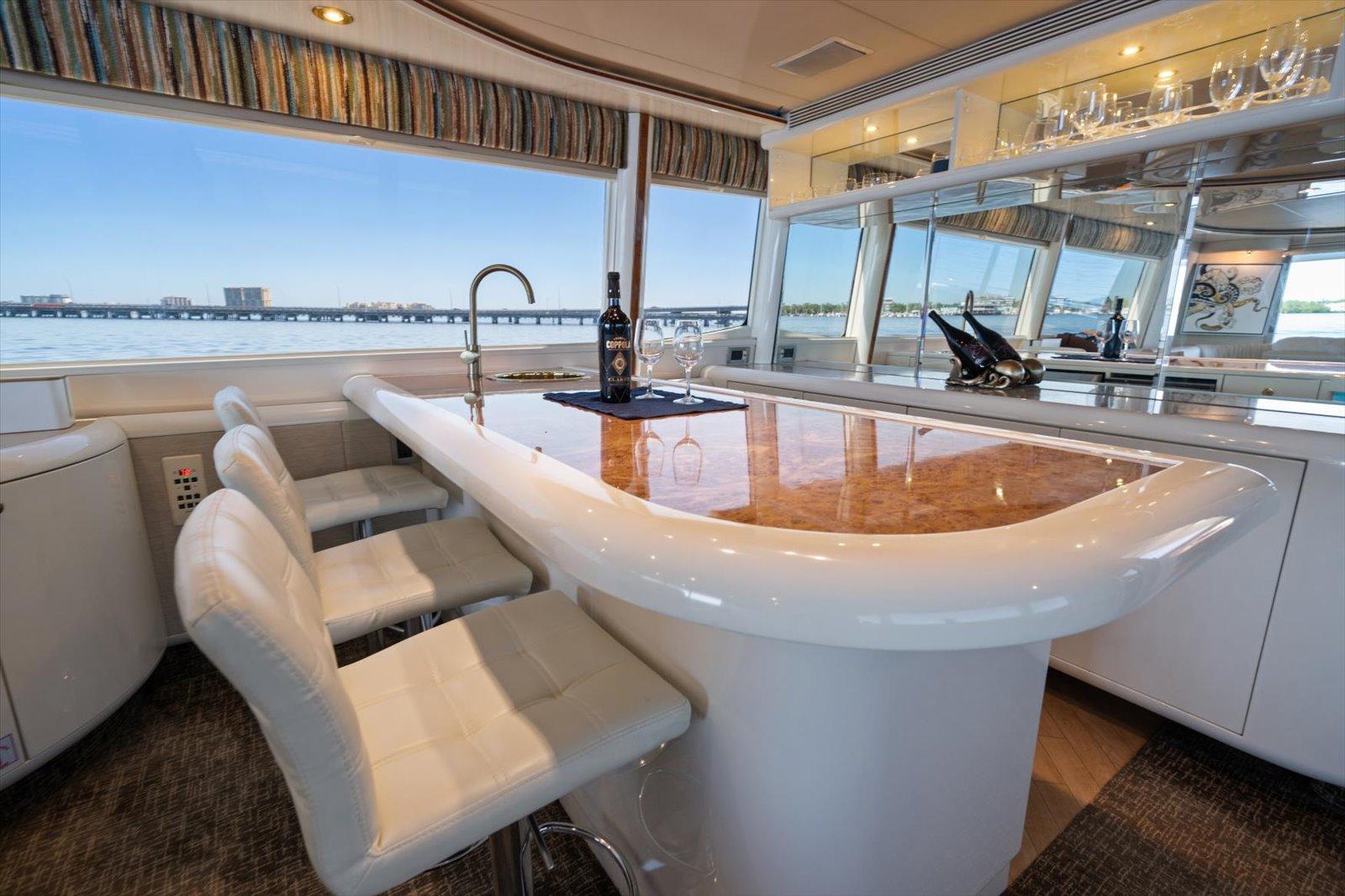 Lazzara-EB 76 1997-Octopi FL-US-Luxurious interior of 1997 Lazzara EB 76 yacht with elegant bar and scenic view.-9736767 | Thumbnail