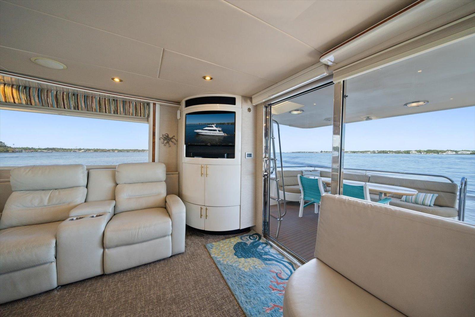 Lazzara-EB 76 1997-Octopi FL-US-Luxurious interior of 1997 Lazzara EB 76 yacht with plush seating and ocean view.-9736767 | Thumbnail