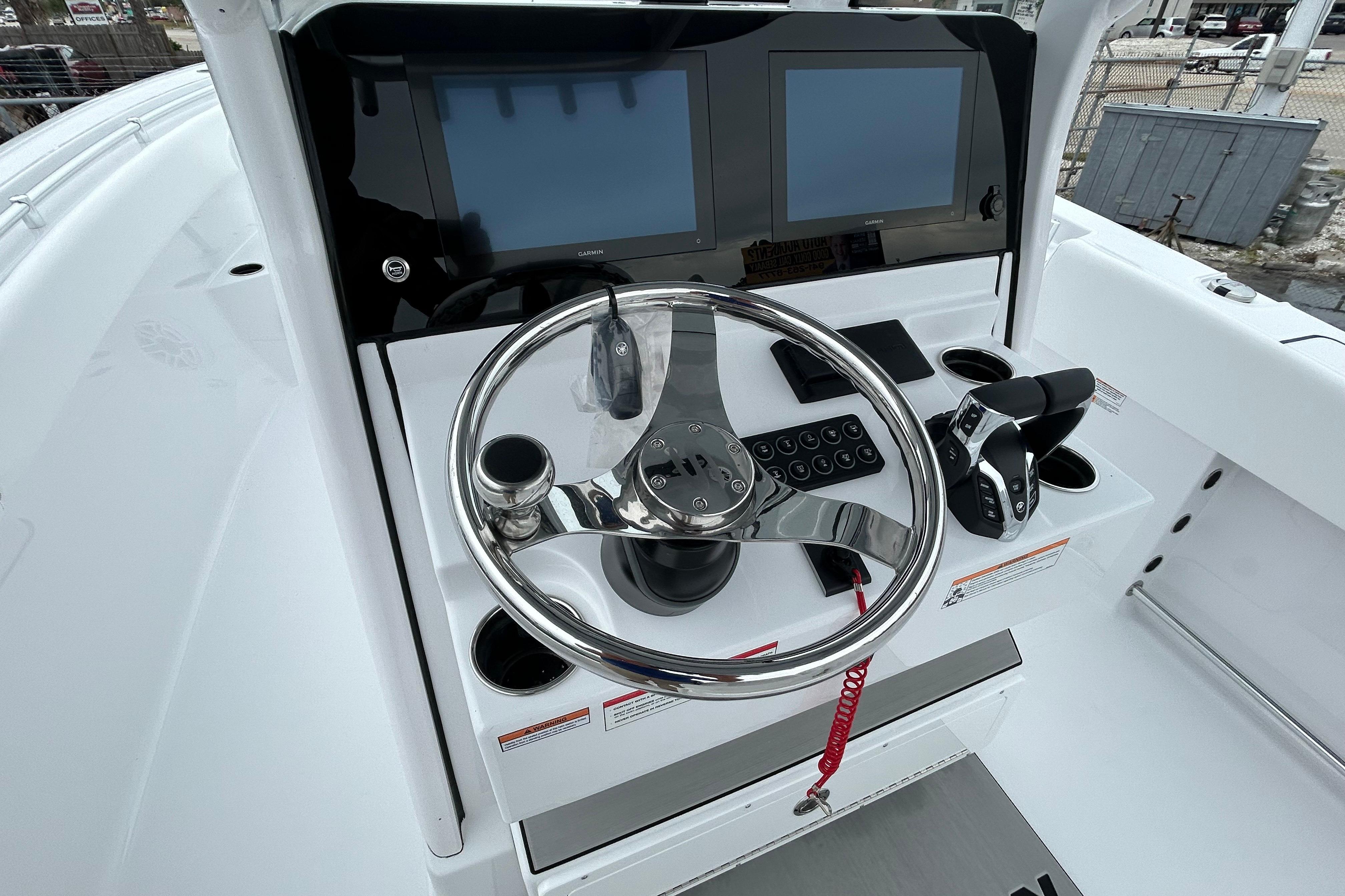 2026 Sportsman Open 252 Center Console-8