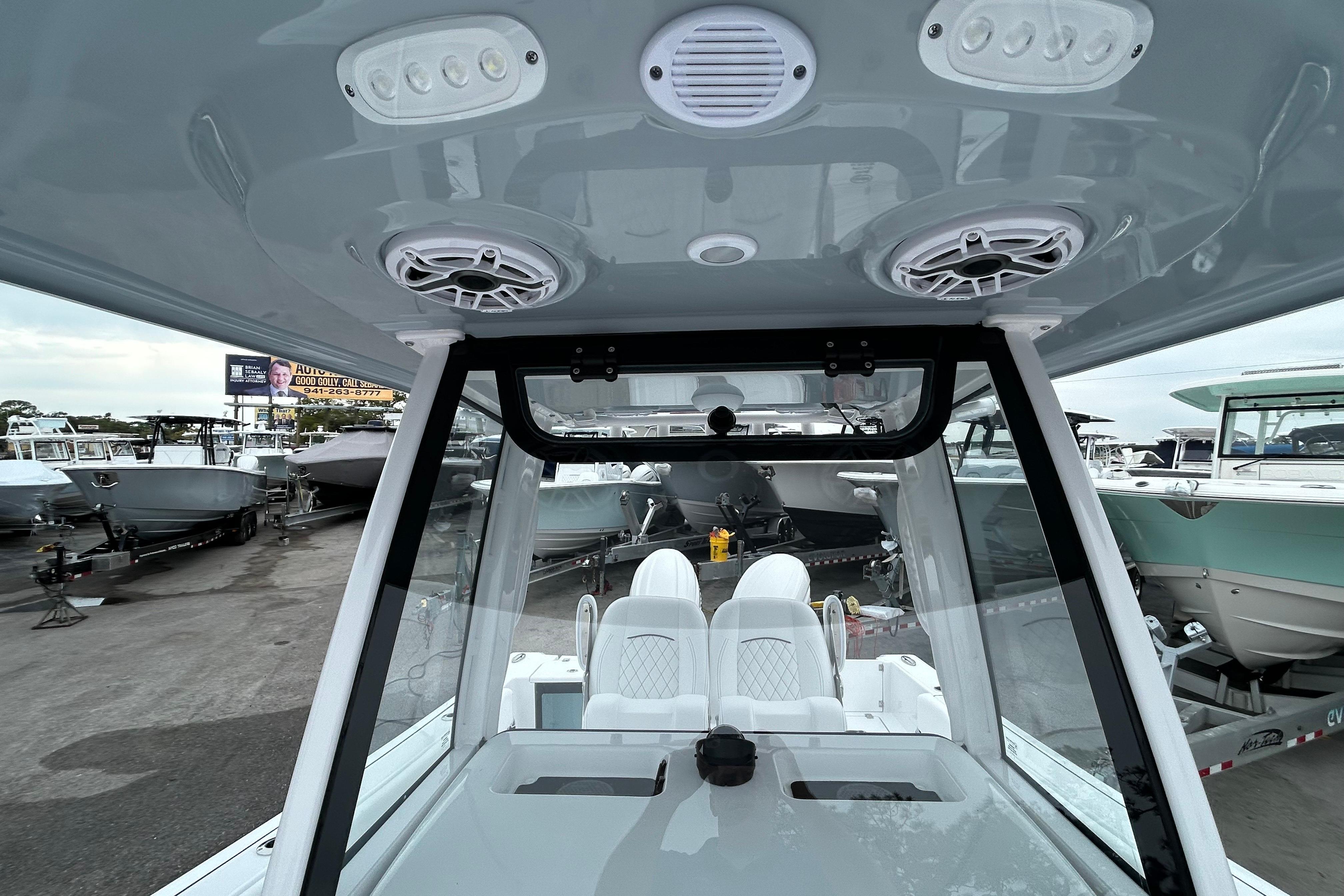 2026 Sportsman Open 252 Center Console-14
