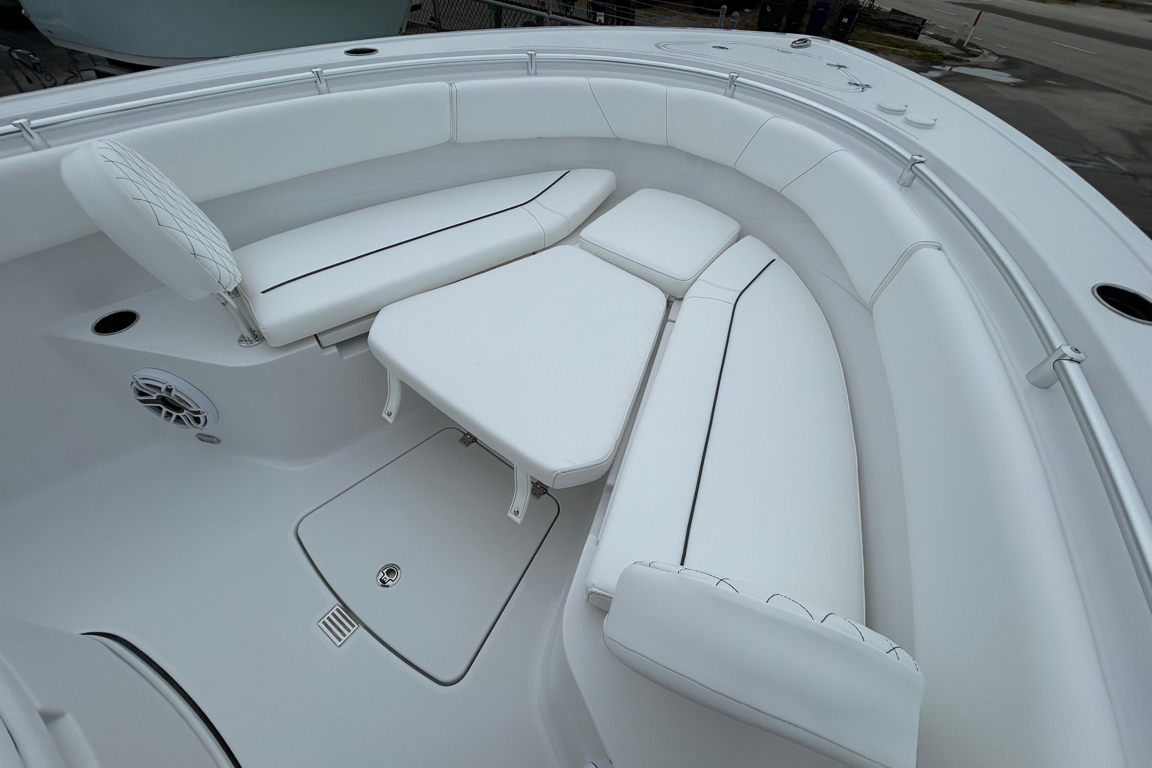 2026 Sportsman Open 252 Center Console-15