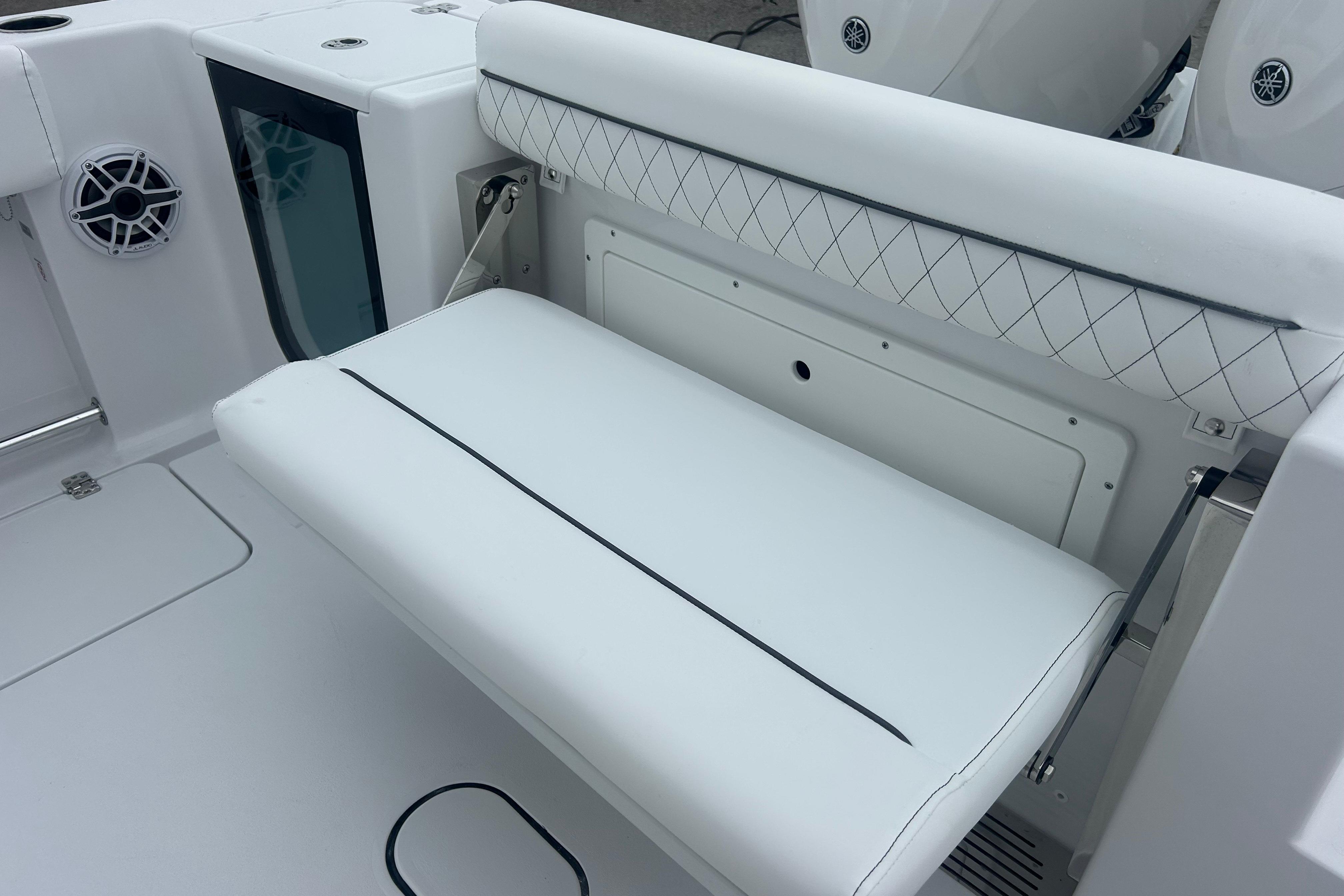 2026 Sportsman Open 252 Center Console-16