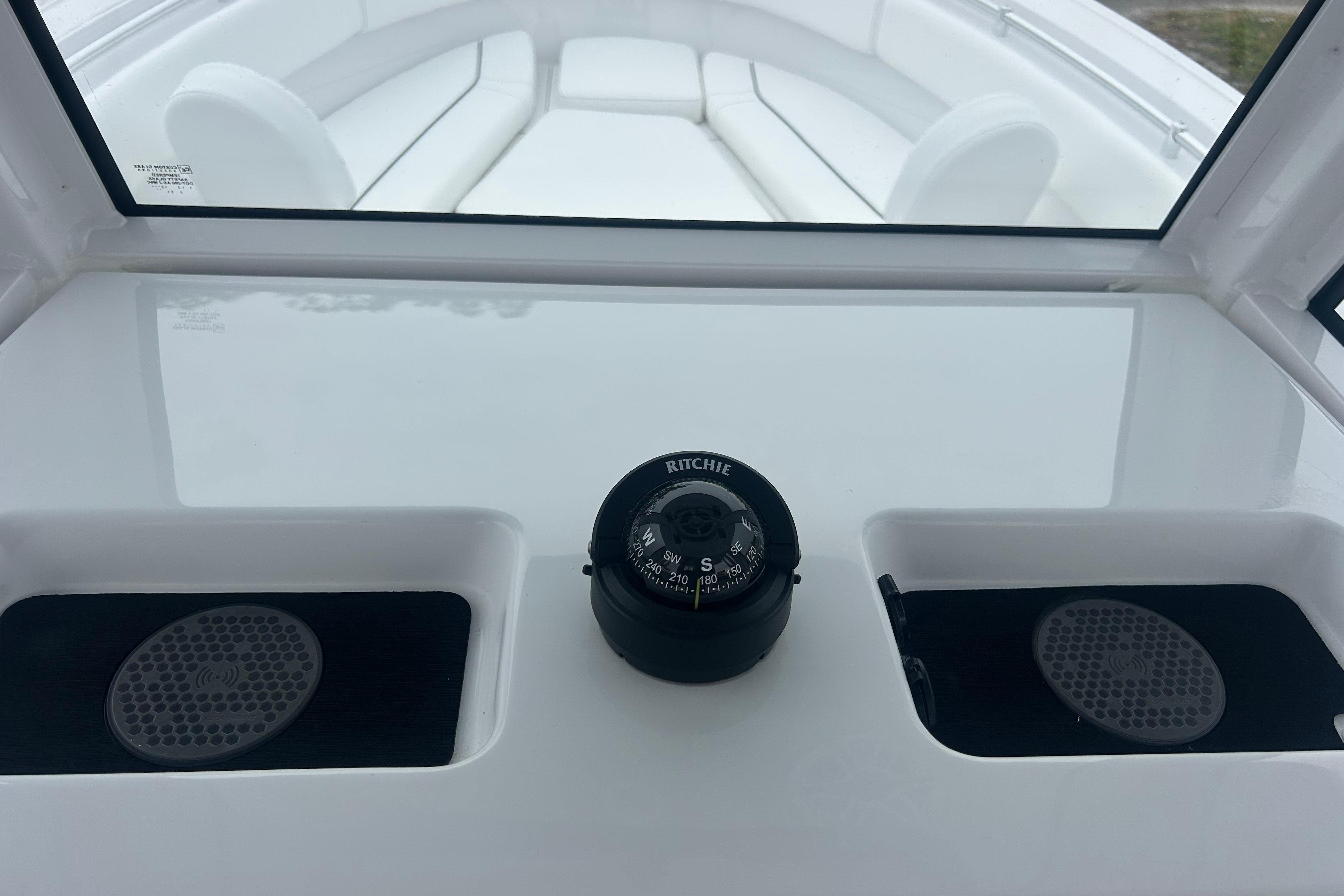 2026 Sportsman Open 252 Center Console-17