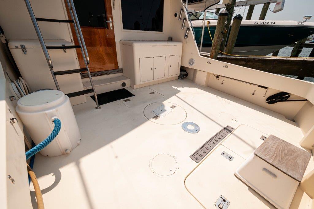 1991 Hatteras 45 Convertible  REEL BROKE Cockpit 2