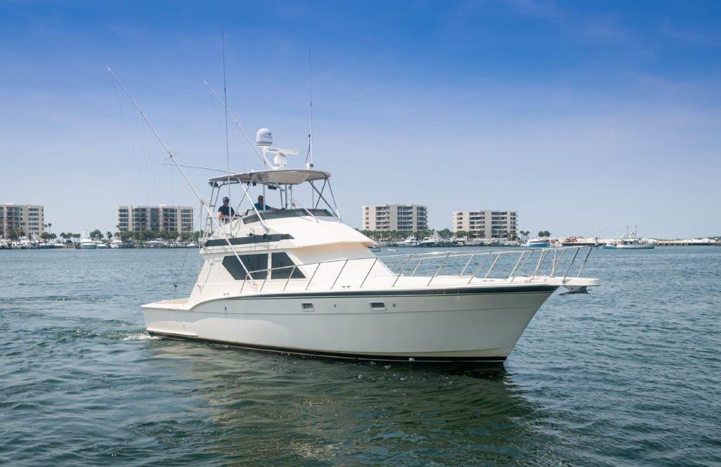 1991 Hatteras 45 Convertible  REEL BROKE Stbd Bow