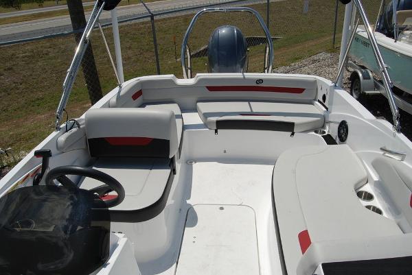 2021 Hurricane boat for sale, model of the boat is SS185 & Image # 10 of 12