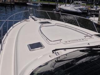 Tiara Yachts-4400 Sovran 2004-CC Rider FL-US-2004 Tiara Yachts 4400 Sovran boat deck with railing, docked at marina.-9631623 | Thumbnail