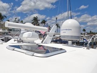 Tiara Yachts-4400 Sovran 2004-CC Rider FL-US-Tiara Yachts 2004 4400 Sovran with radar and satellite equipment on deck.-9631623 | Thumbnail