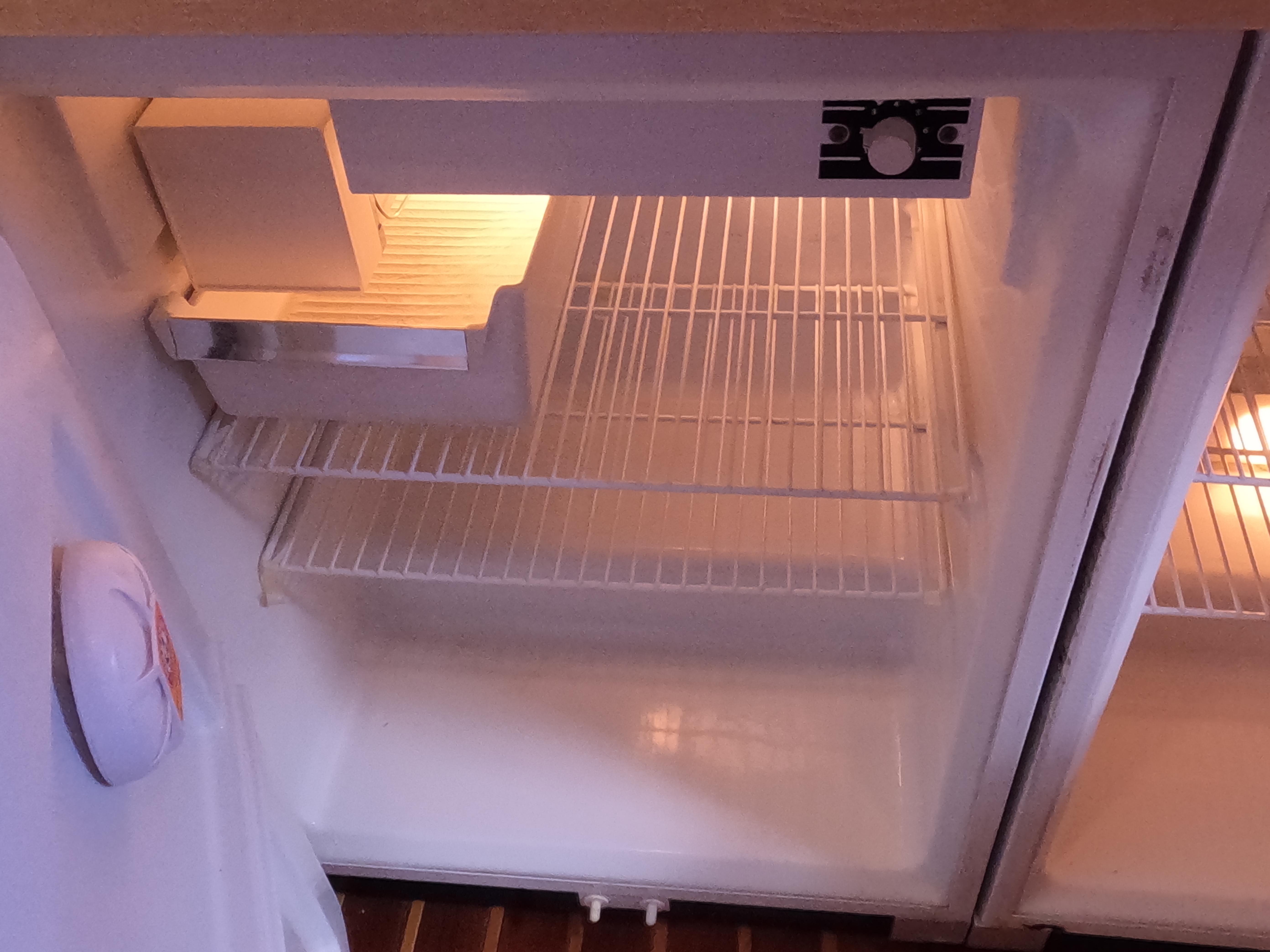 Tiara Yachts-4400 Sovran 2004-CC Rider FL-US-Empty refrigerator inside a 2004 Tiara Yachts 4400 Sovran.-9631623 | Thumbnail