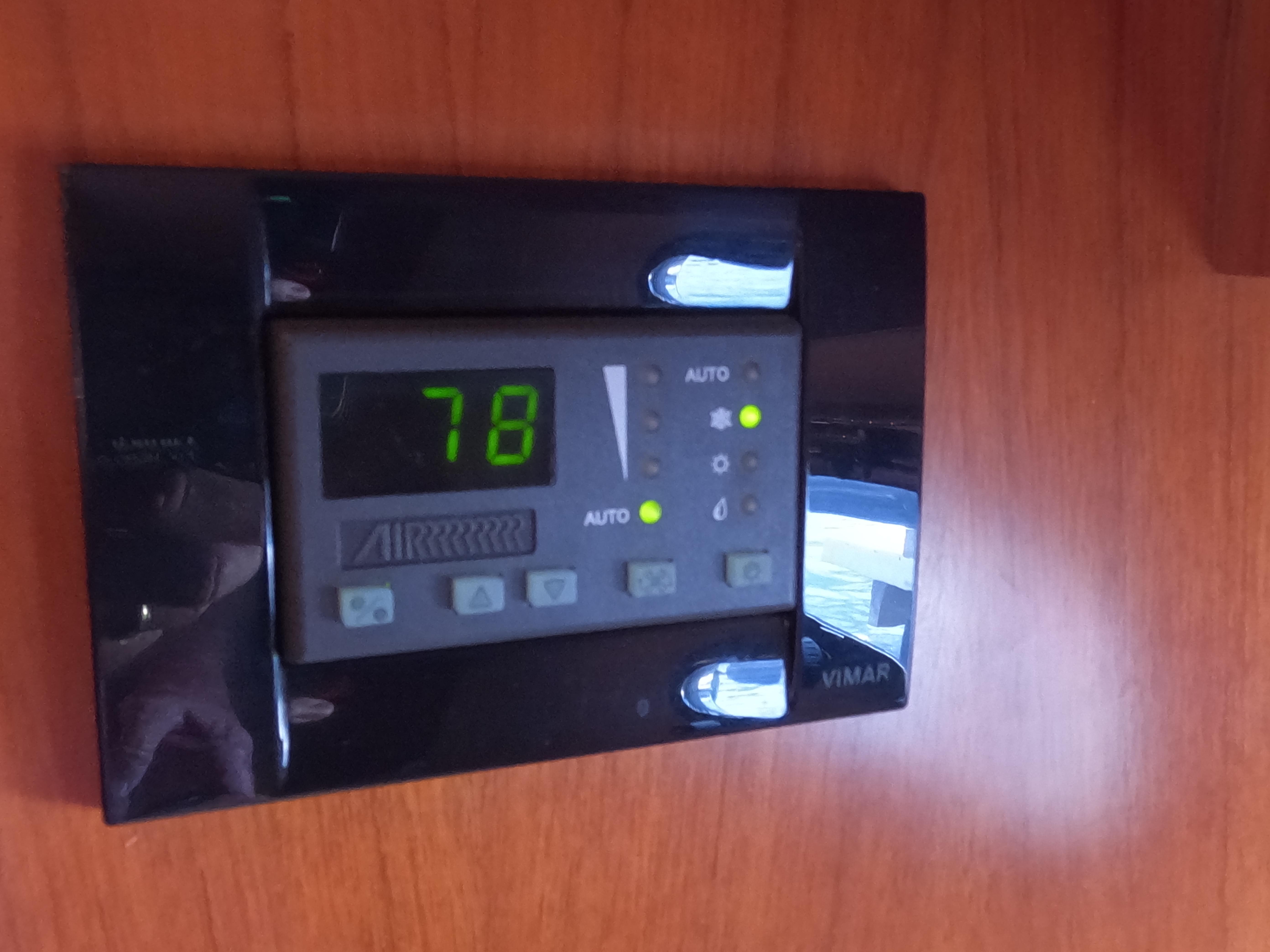 Tiara Yachts-4400 Sovran 2004-CC Rider FL-US-Digital thermostat on 2004 Tiara Yachts 4400 Sovran, displaying 78 degrees.-9631623 | Thumbnail