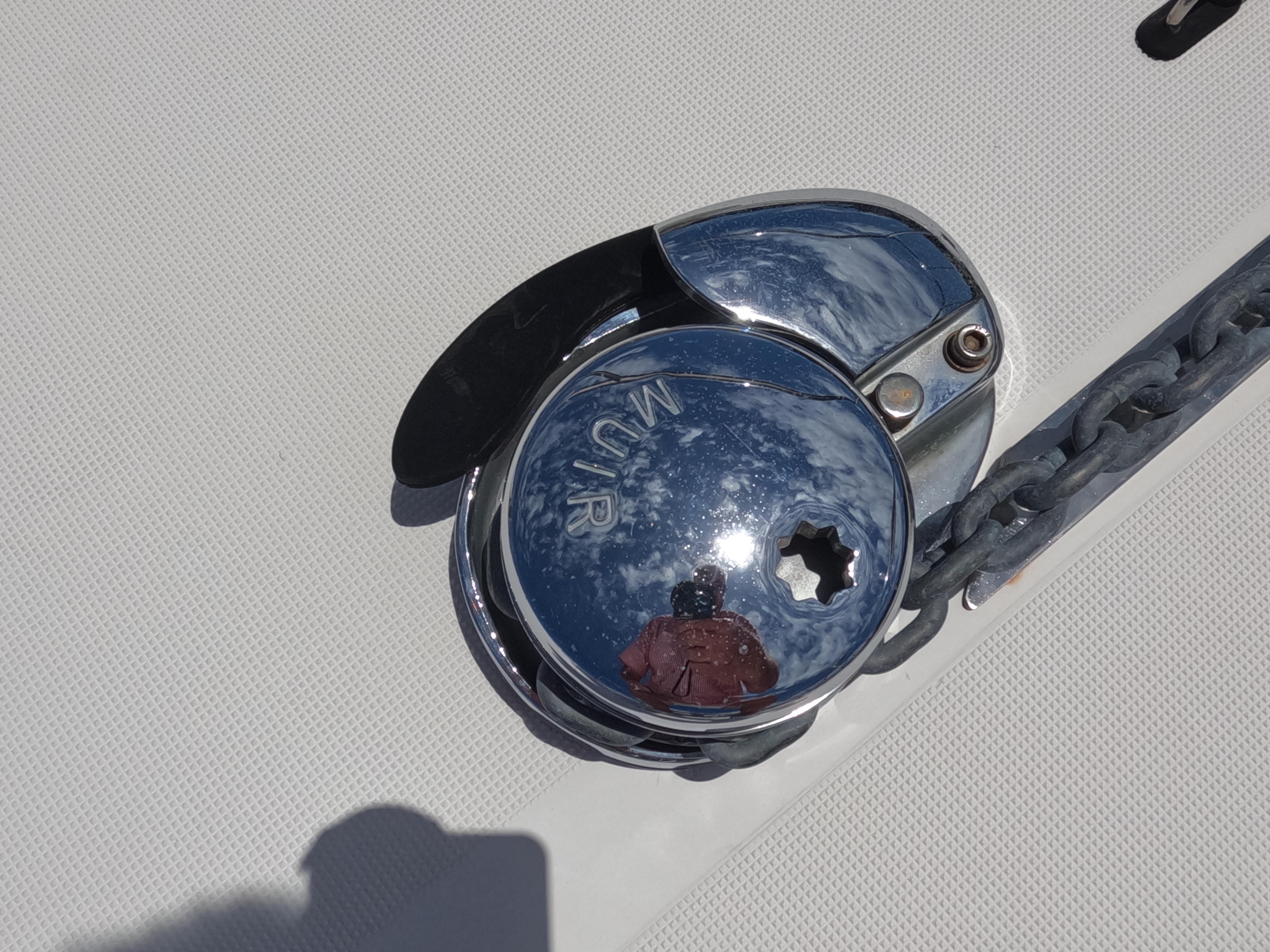 Tiara Yachts-4400 Sovran 2004-CC Rider FL-US-Chrome anchor winch on 2004 Tiara Yachts 4400 Sovran.-9631623 | Thumbnail
