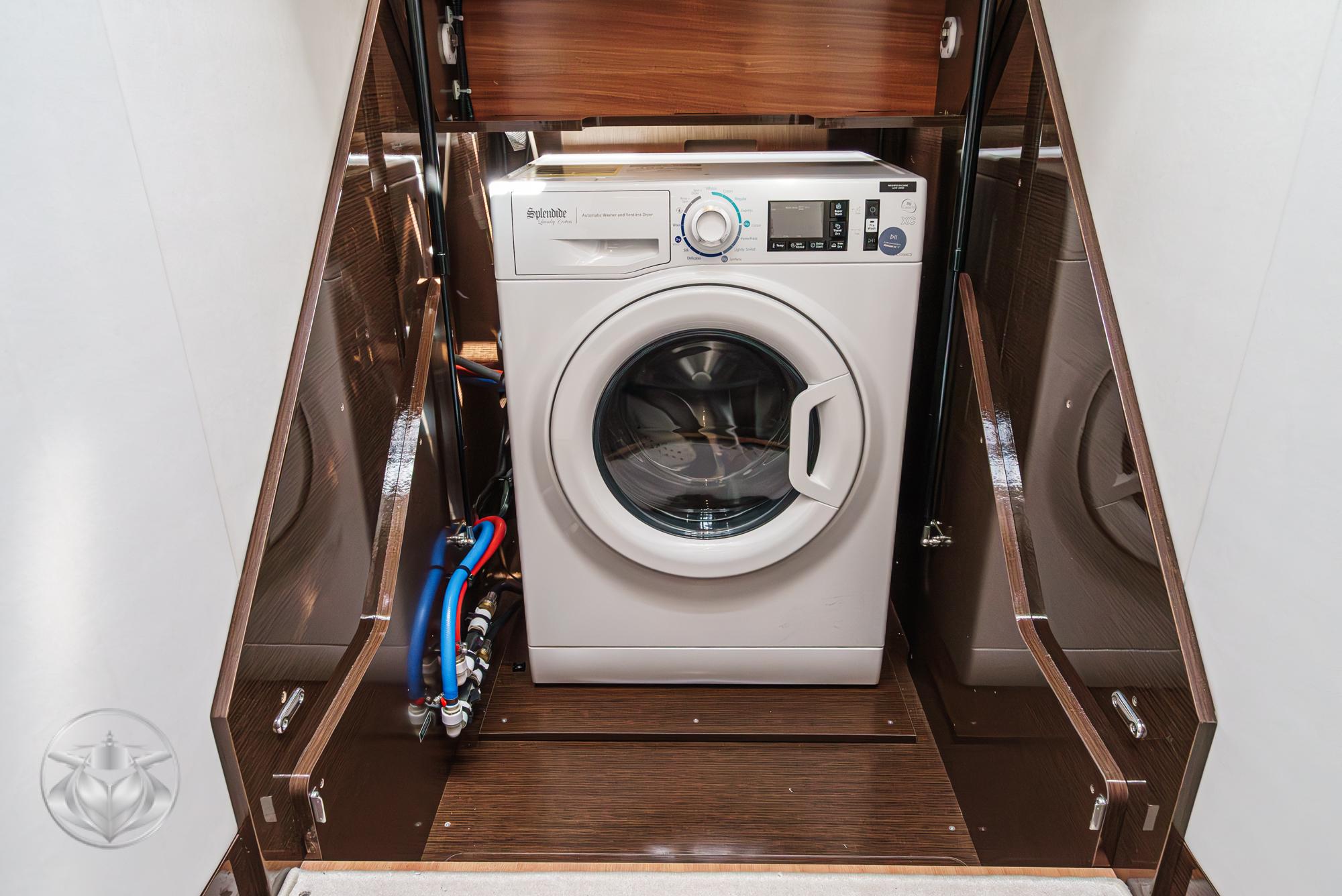 2024 Prestige 590 Fly #PR124A-24 inventory image at Sun Country Yachts, San Diego Marriott Marquis 2024 Prestige 590 Fly #PR124A-24 inventory image at Sun Country Yachts, San Diego Marriott Marquis