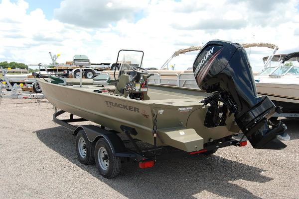 2017 Tracker Boats boat for sale, model of the boat is GRIZZLY® 2072 MVX CC & Image # 3 of 12