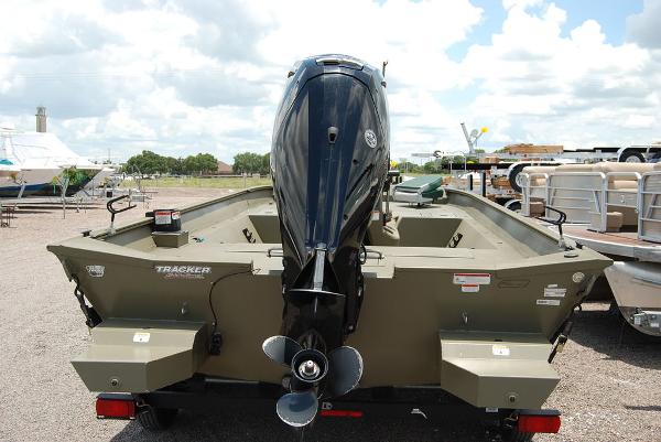 2017 Tracker Boats boat for sale, model of the boat is GRIZZLY® 2072 MVX CC & Image # 4 of 12