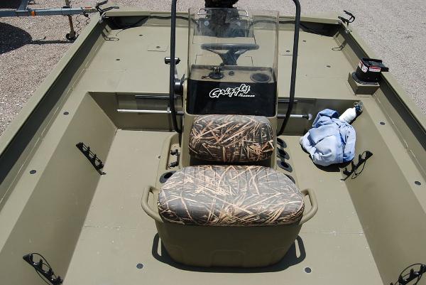 2017 Tracker Boats boat for sale, model of the boat is GRIZZLY® 2072 MVX CC & Image # 8 of 12