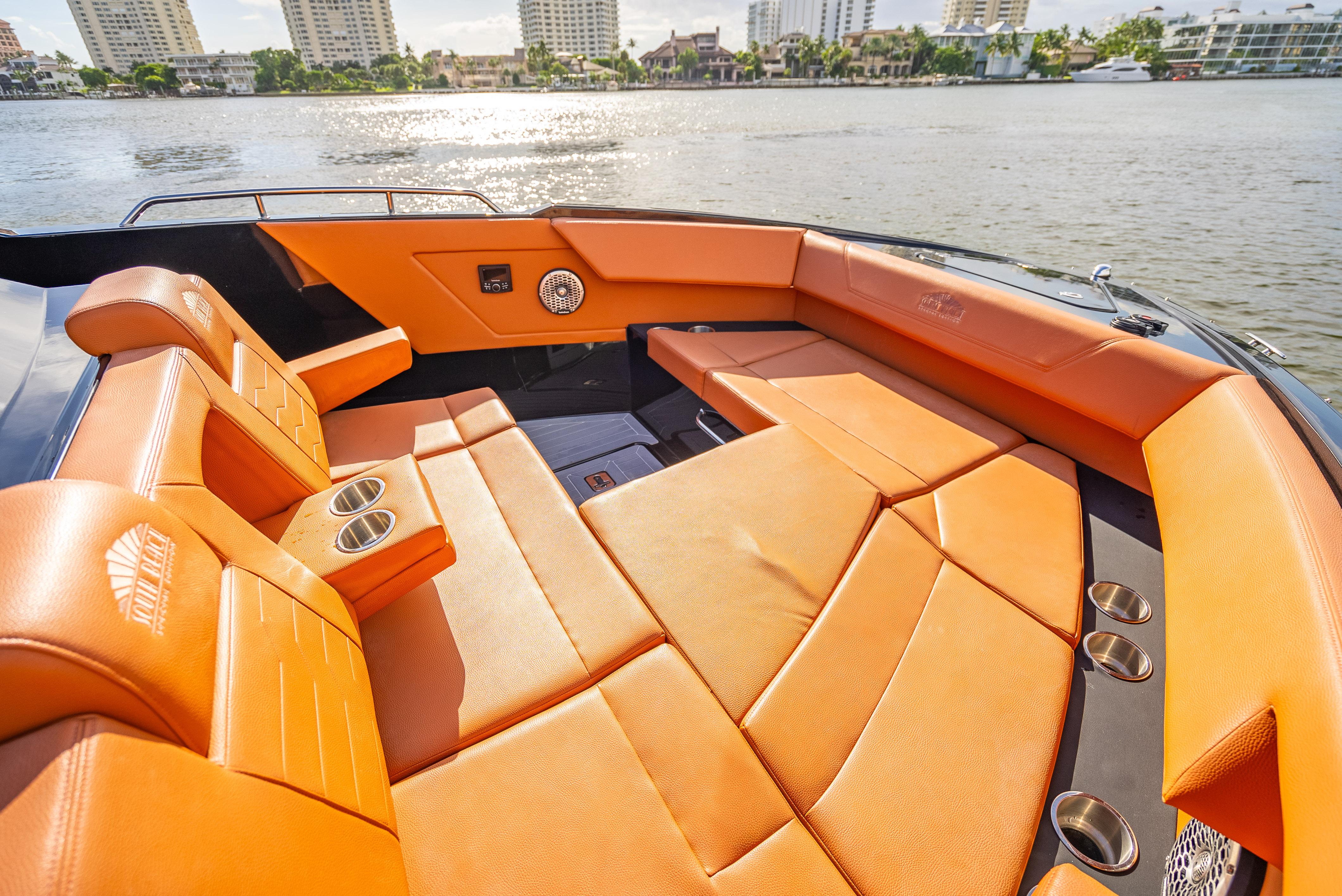 2022-cruisers-yachts-34-gls-power-9786709-20250508052458694-1_XLARGE