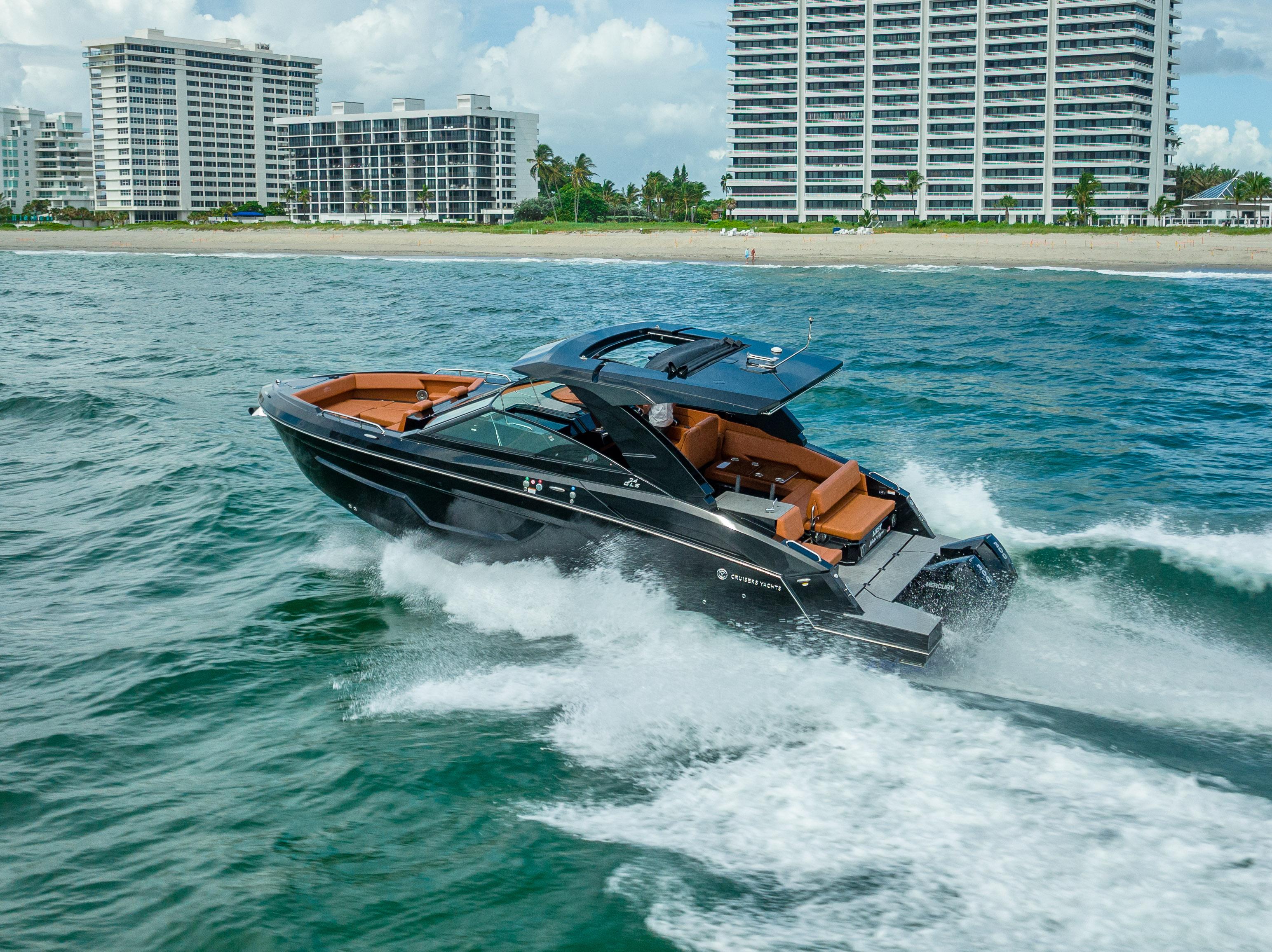 2022-cruisers-yachts-34-gls-power-9786709-20250508052533830-1_XLARGE