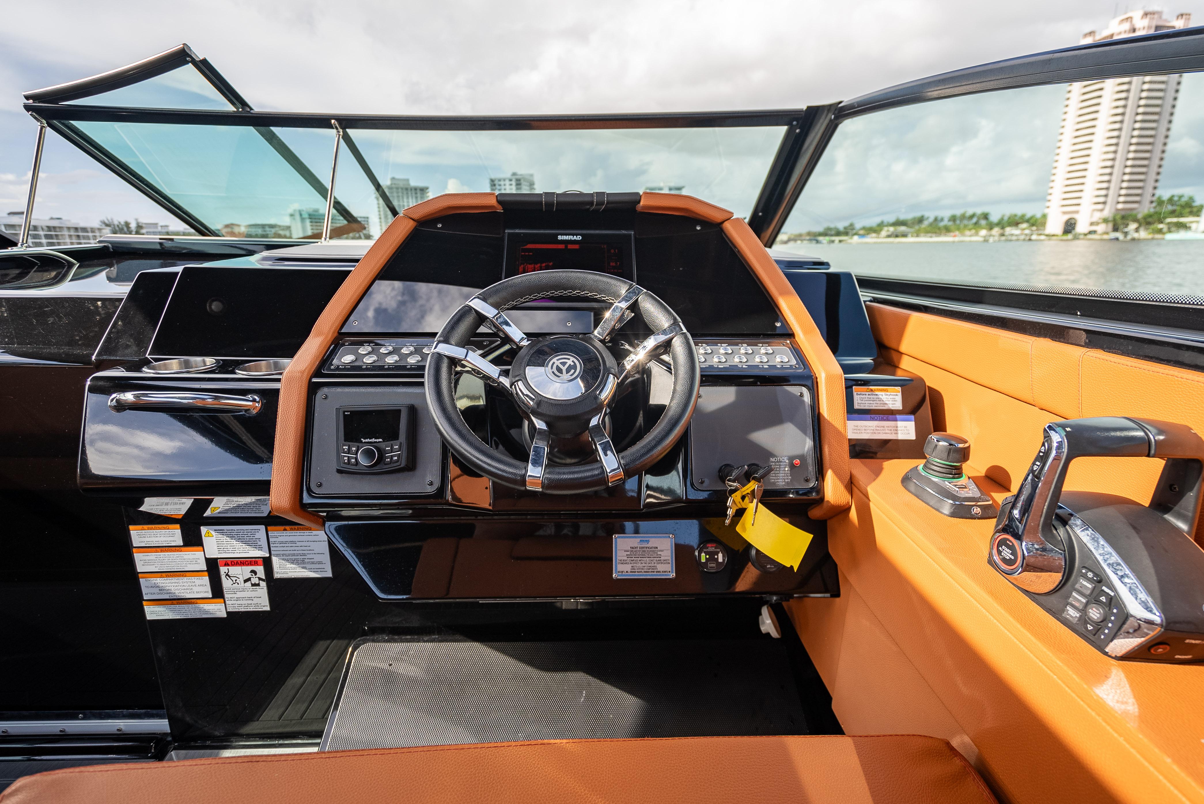 2022-cruisers-yachts-34-gls-power-9786709-20250508052556085-1_XLARGE