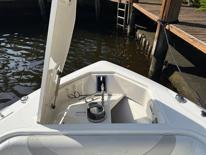 2016-boston-whaler-280-outrage-power-9796795-20250604085211703-1_XLARGE