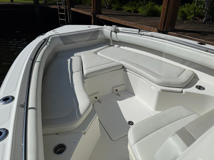 2016-boston-whaler-280-outrage-power-9796795-20250604085213772-1_XLARGE