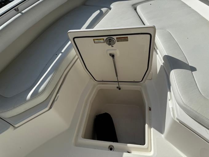2016-boston-whaler-280-outrage-power-9796795-20250604085214640-1_XLARGE