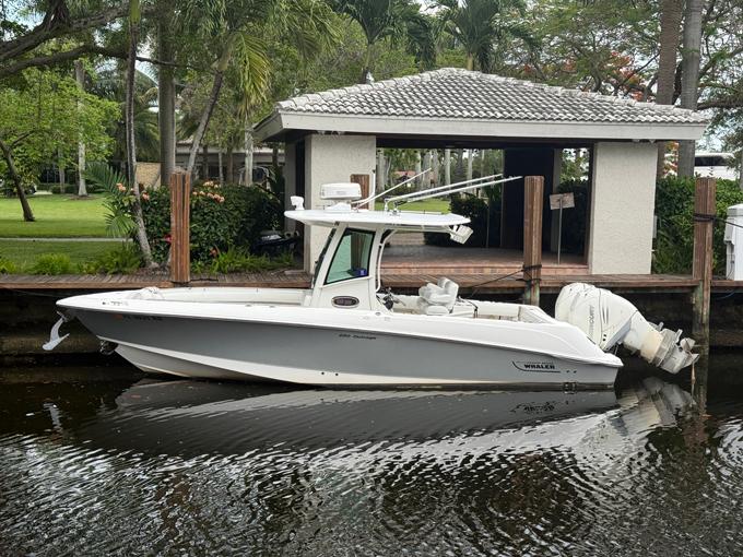2016-boston-whaler-280-outrage-power-9796795-20250604085236991-1_XLARGE