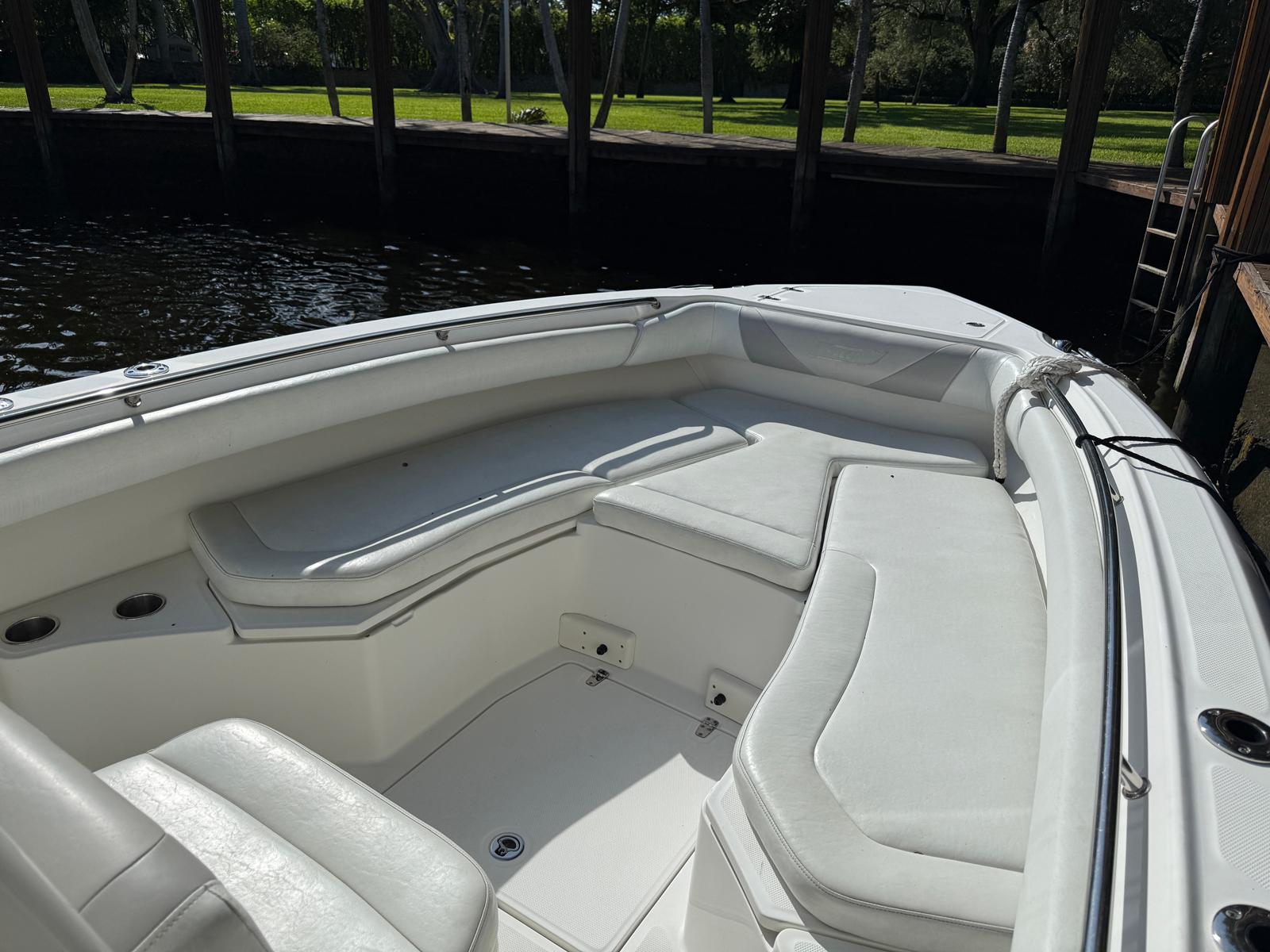 2016-boston-whaler-280-outrage-power-9796795-20250604092442117-1_XLARGE