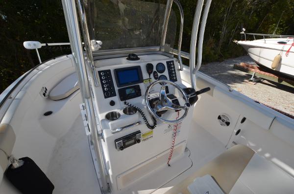 22' Robalo, Listing Number 100880024, - Photo No. 8