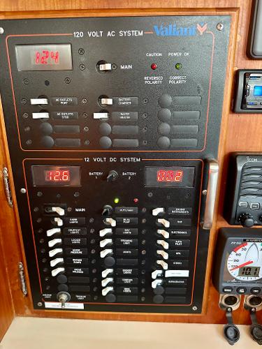 Valiant 39 electrical panel, 1996 model, featuring 120V AC and 12V DC systems.