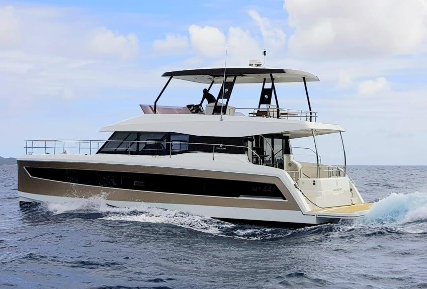 44 ft fountaine pajot sailing catamaran