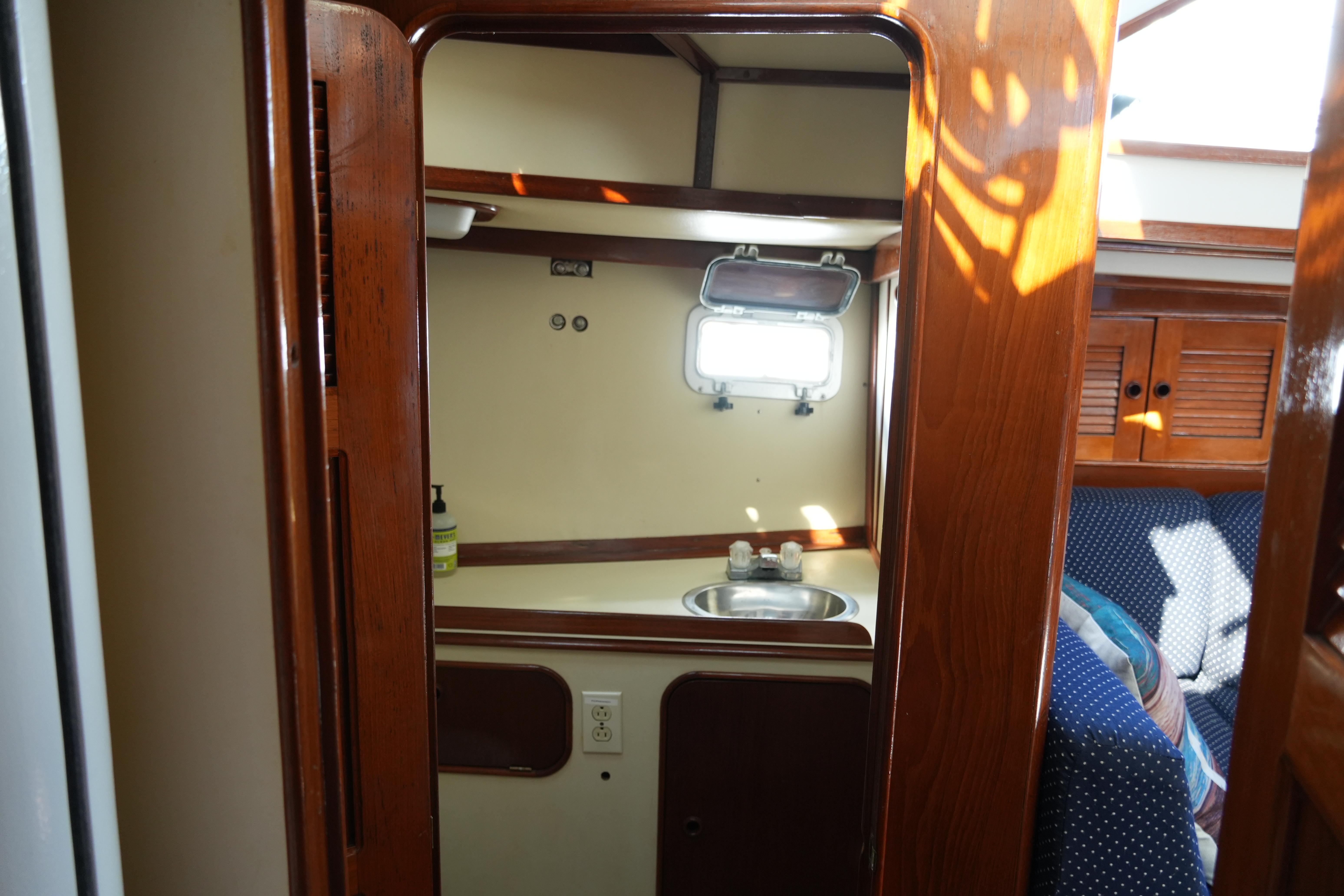 Irwin-52 Cutter Ketch 1984-Peggy Lee TX-US-9556819 | Thumbnail