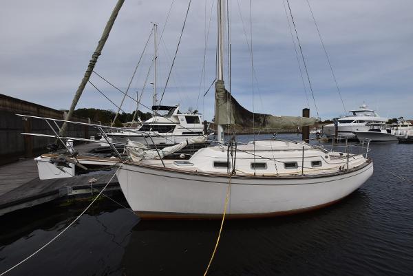 27' Island Packet, Listing Number 100914536, - Photo No. 1