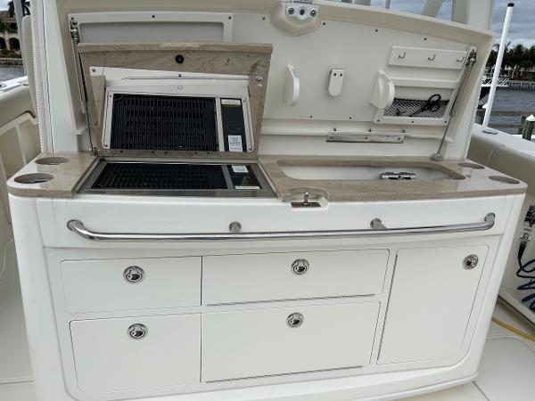 38' Boston Whaler, Listing Number 100894792, - Photo No. 41