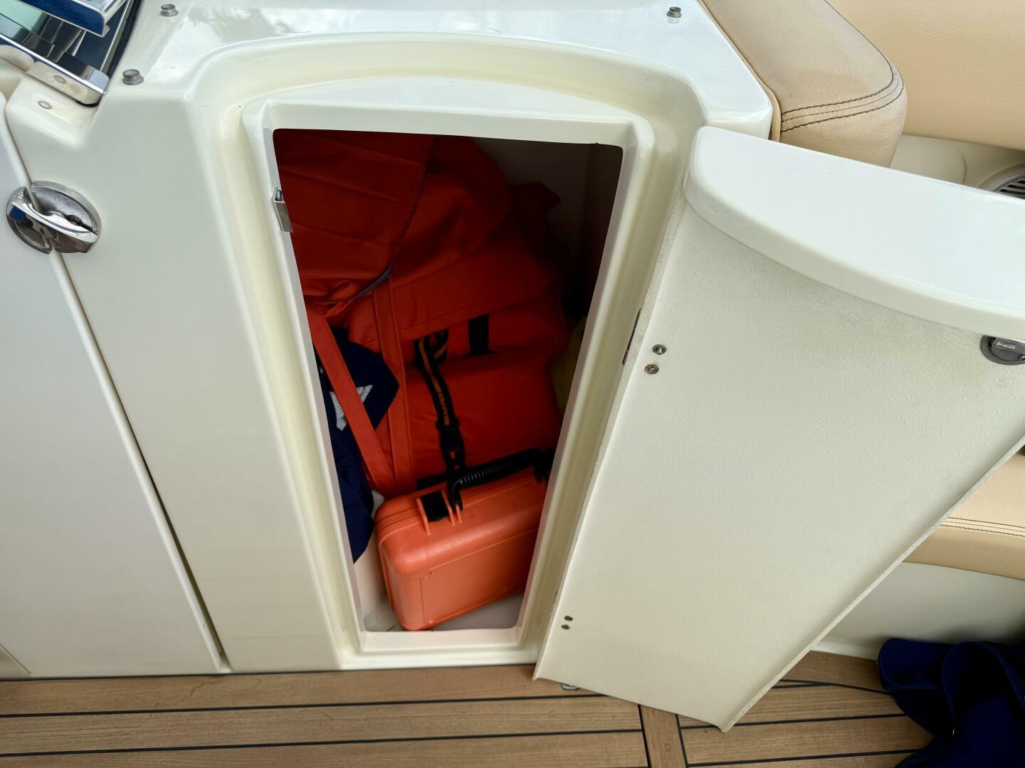 2012-chris-craft-launch-28-power-9686839-976498208-0-090420250817-29