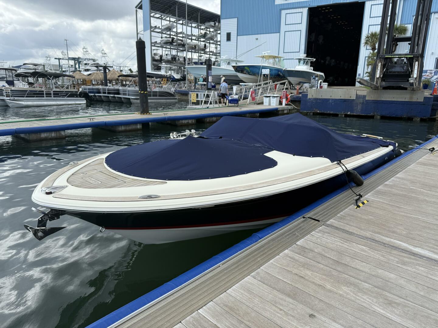 2012-chris-craft-launch-28-power-9686839-976498236-0-090420250817-42