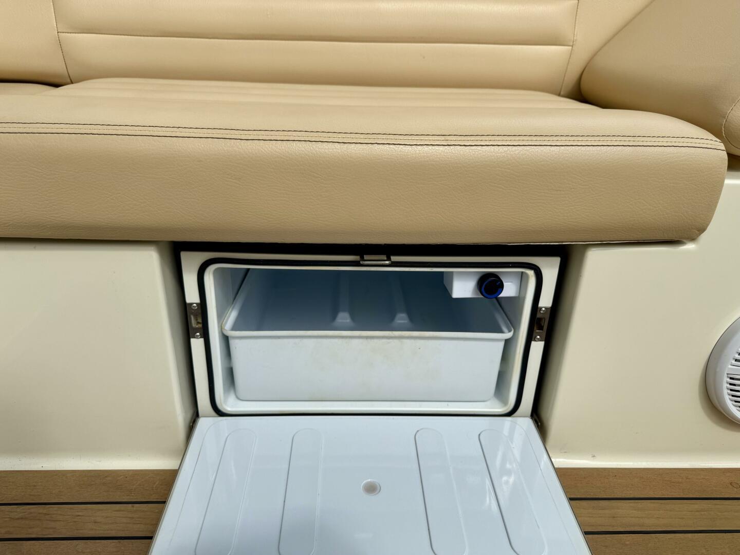 2012-chris-craft-launch-28-power-9686839-976498285-0-090420250816-13