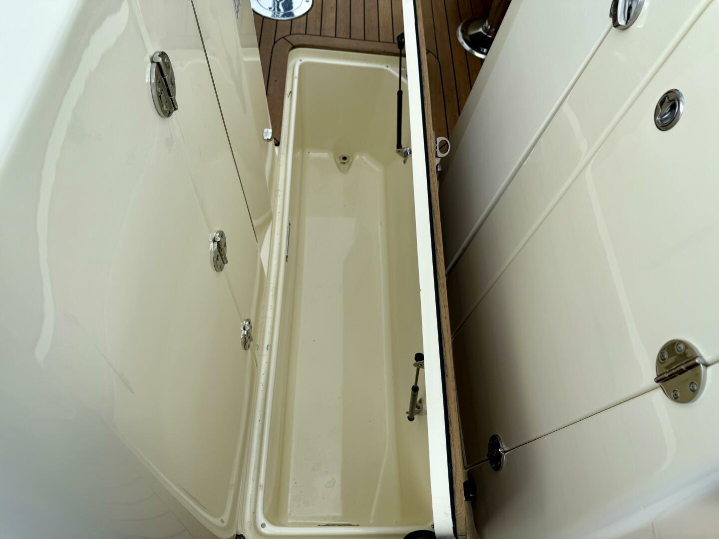 2012-chris-craft-launch-28-power-9686839-976498287-0-090420250817-28