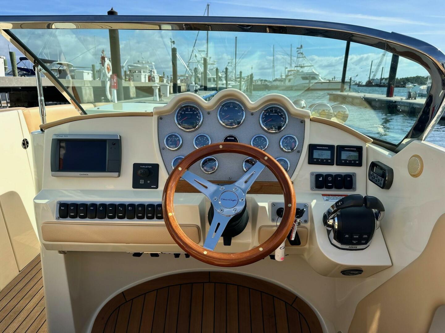 2012-chris-craft-launch-28-power-9686839-976498292-0-090420250817-15
