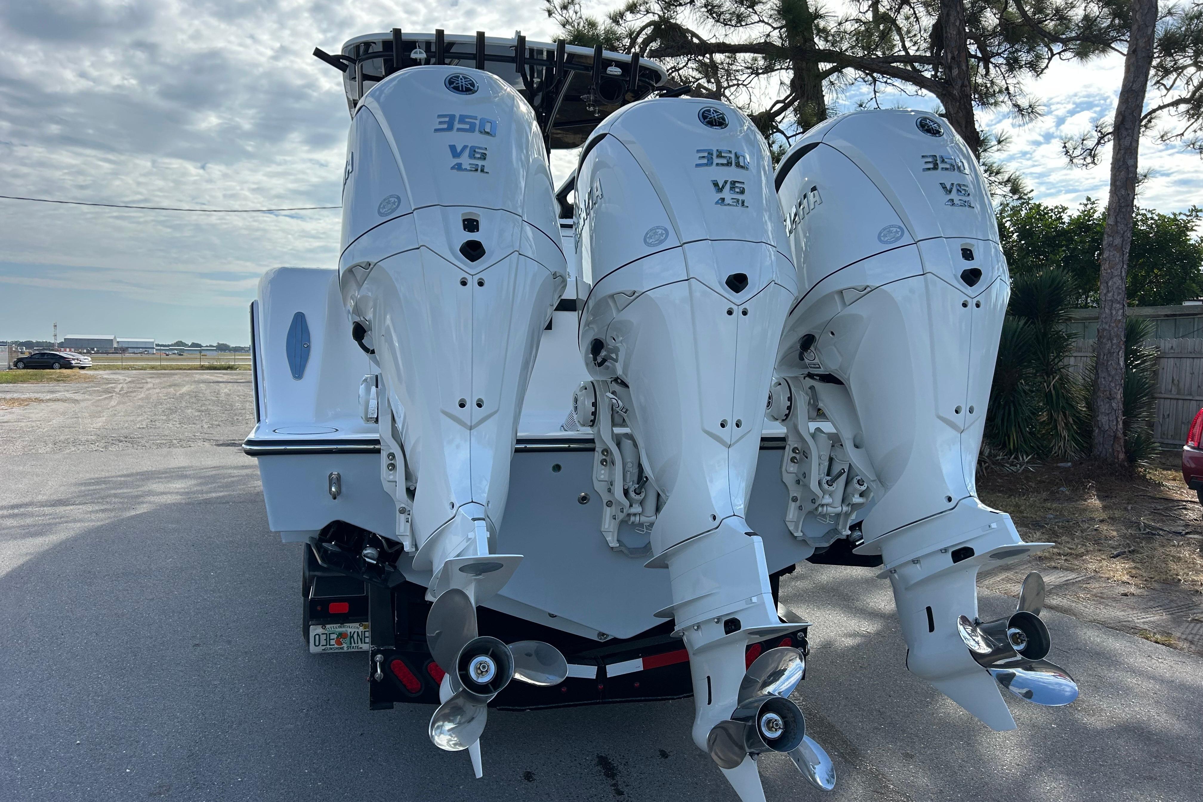 2026 Contender 35 ST-10