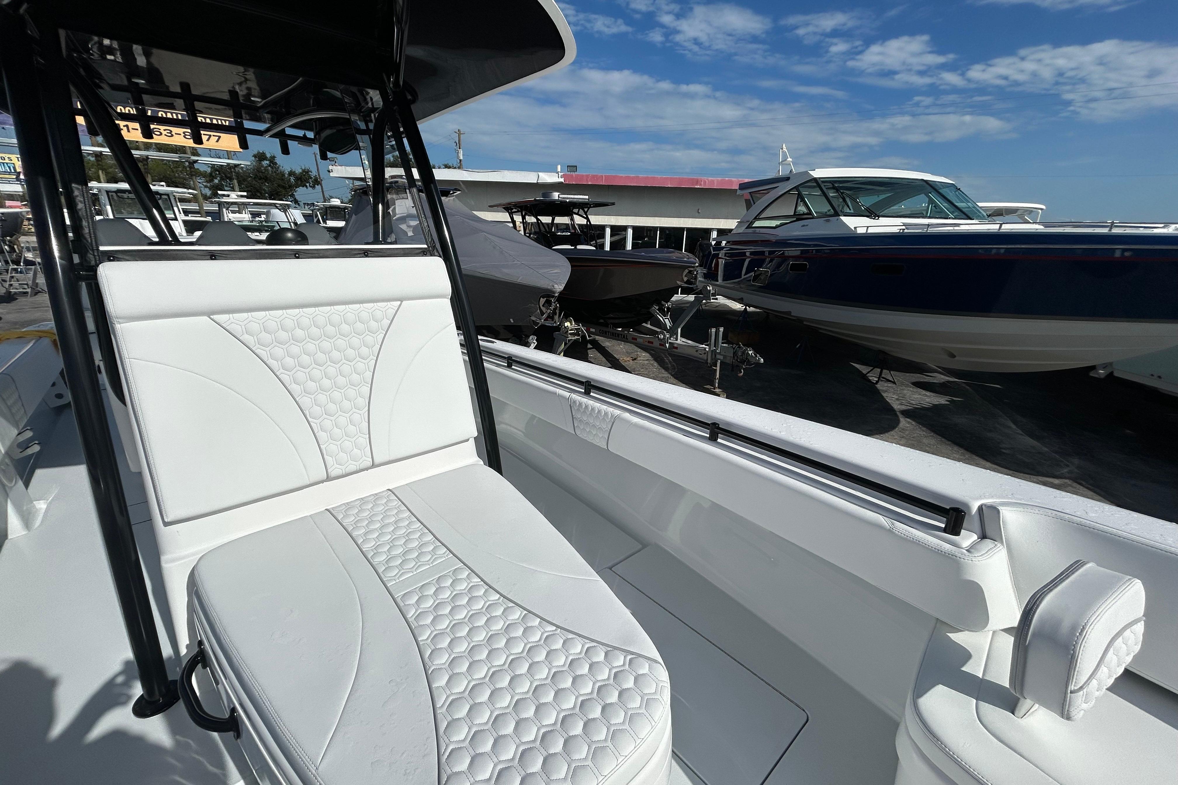 2026 Contender 35 ST-22