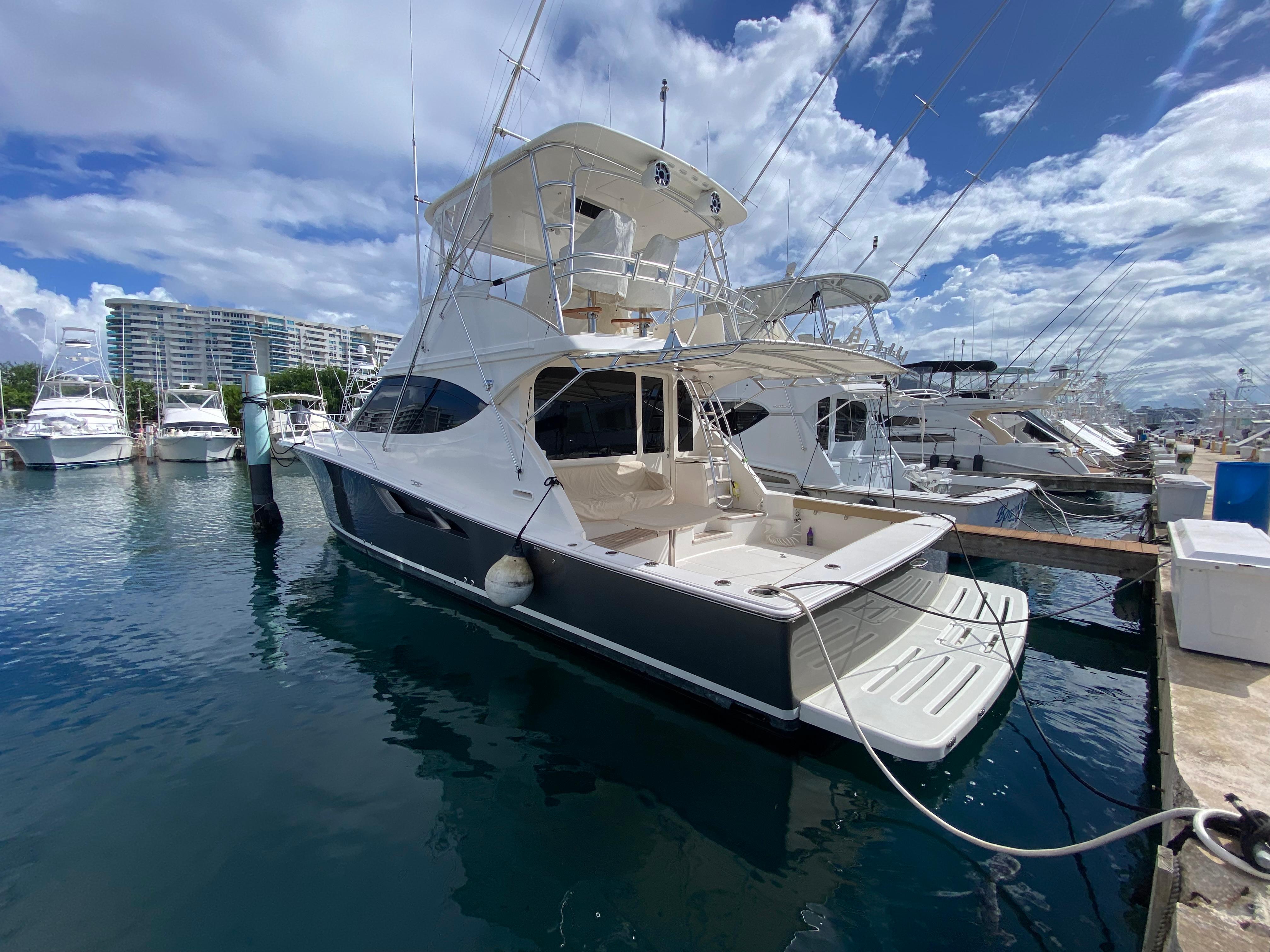 2012 TIARA YACHTS 48 CONVERTIBLE