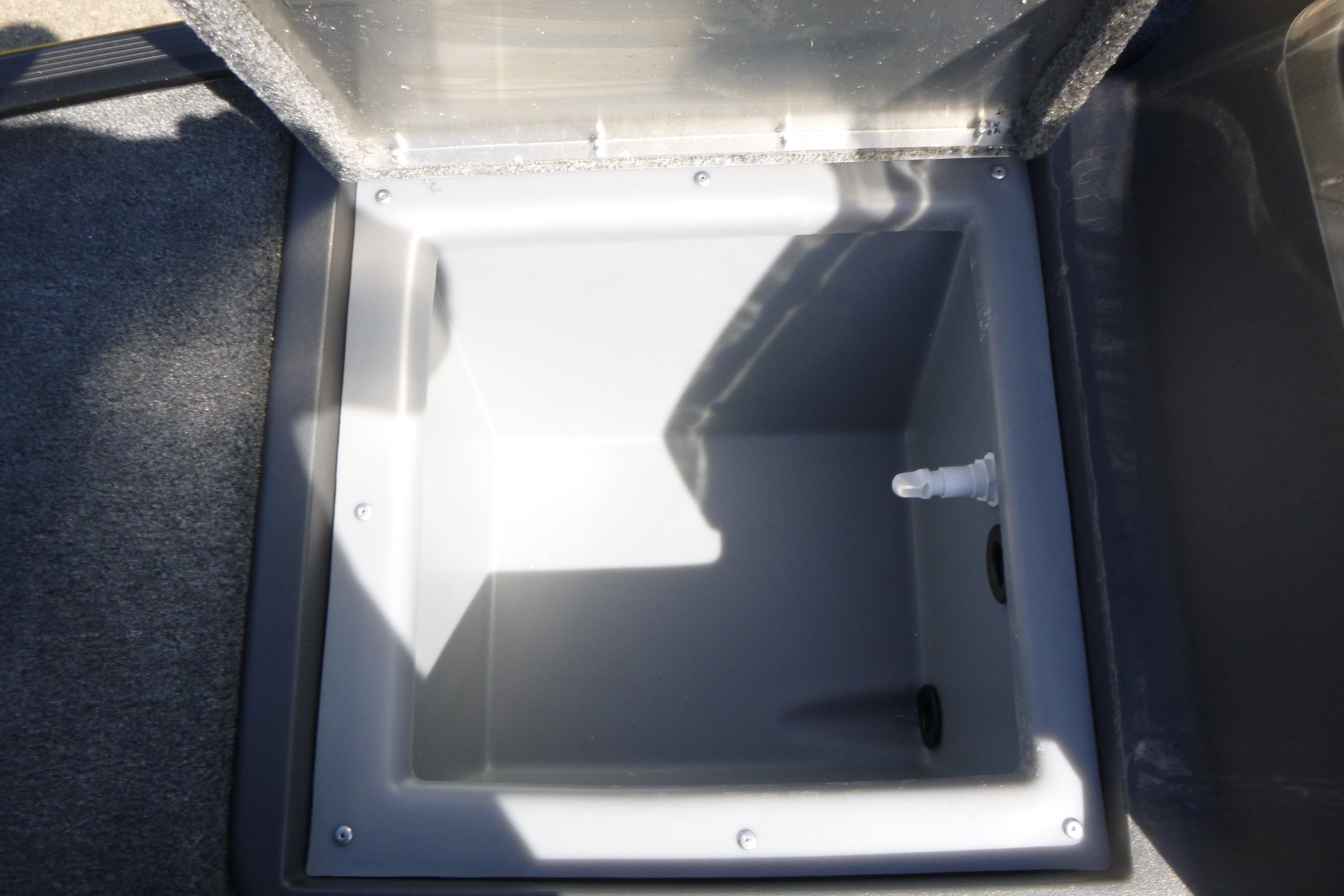 2026 Tracker Bass Tracker Classic XL Gallery