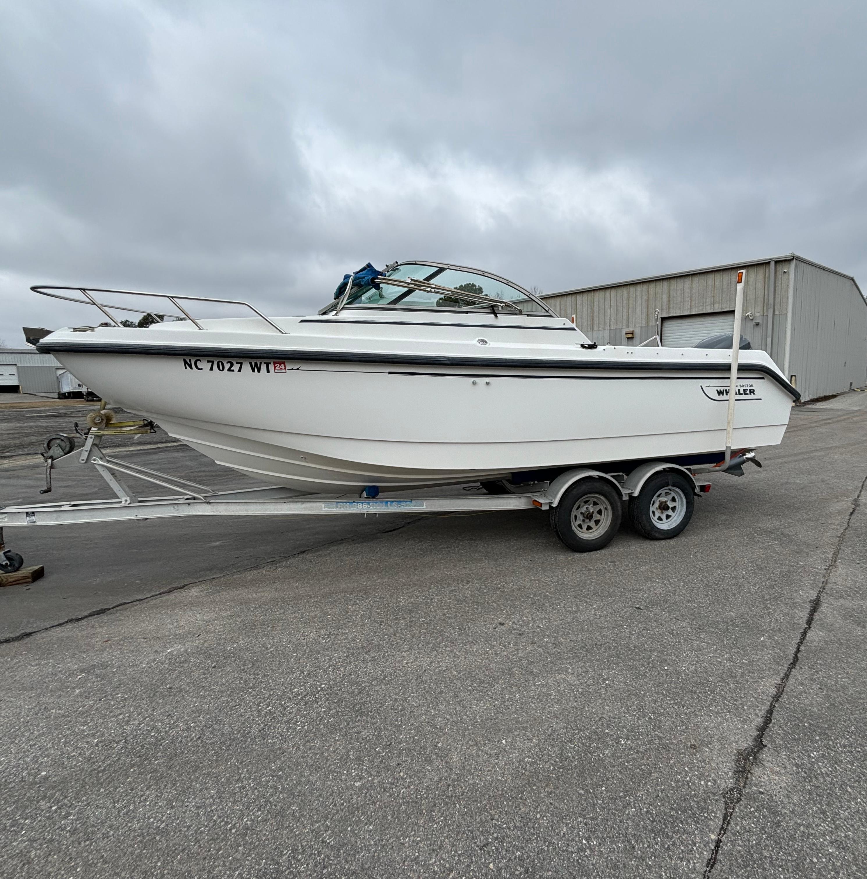 2002 Boston Whaler 210 Ventura