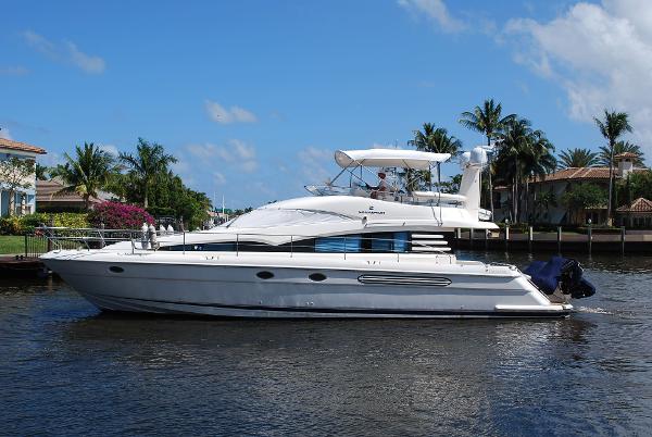 Photo of 2000 Fairline 52'