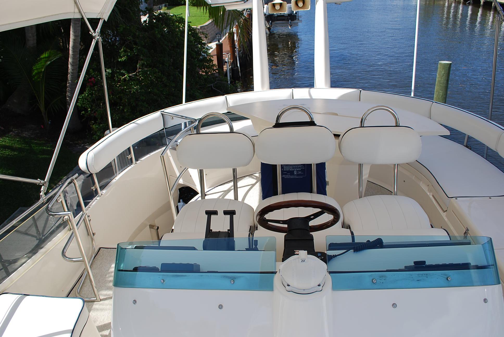 Fairline-Squadron 2000-No Name FL-US-9736853 | Thumbnail